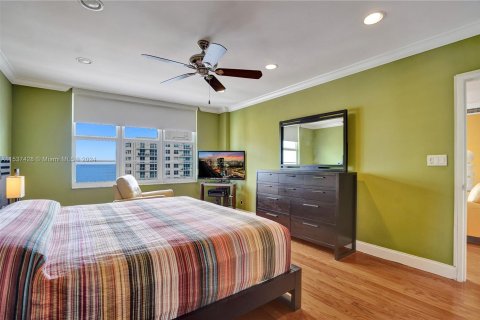 Condo in Miami Beach, Florida, 2 bedrooms  № 1028876 - photo 12