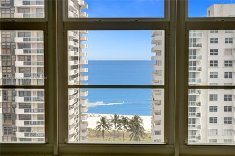 Copropriété à vendre à Miami Beach, Floride: 2 chambres, 95.69 m2 № 1028876 - photo 26