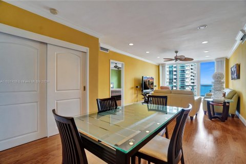 Copropriété à vendre à Miami Beach, Floride: 2 chambres, 95.69 m2 № 1028876 - photo 2