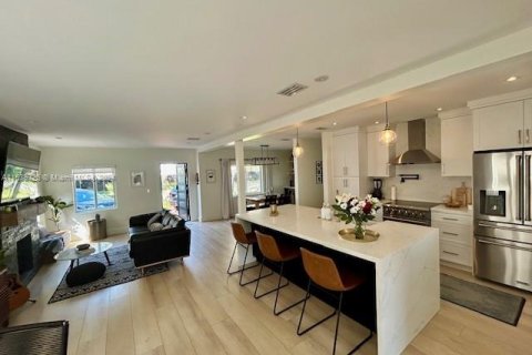Casa en venta en Miami Shores, Florida, 2 dormitorios, 99.41 m2 № 1028914 - foto 4