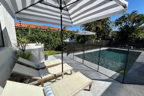 Casa en venta en Miami Shores, Florida, 2 dormitorios, 99.41 m2 № 1028914 - foto 20