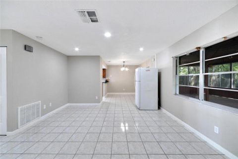 House in Tampa, Florida 3 bedrooms, 115.57 sq.m. № 1344560 - photo 24