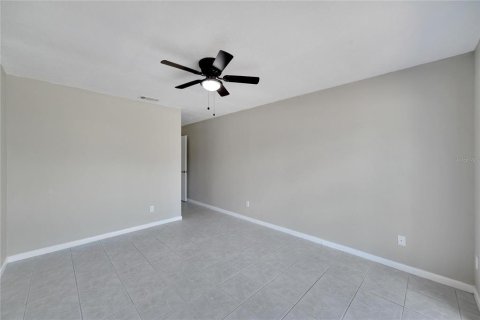 House in Tampa, Florida 3 bedrooms, 115.57 sq.m. № 1344560 - photo 14