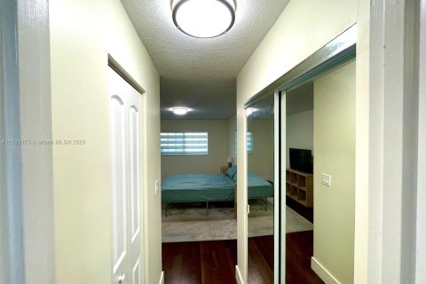 Condominio en venta en Wilton Manors, Florida, 2 dormitorios, 92.9 m2 № 1044901 - foto 19