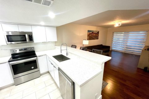 Copropriété à vendre à Wilton Manors, Floride: 2 chambres, 92.9 m2 № 1044901 - photo 4