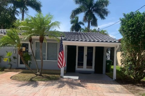 Villa ou maison à vendre à Fort Lauderdale, Floride: 2 chambres, 109.81 m2 № 1272212 - photo 1