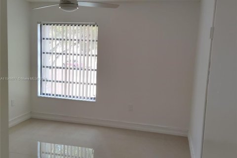 Condominio en alquiler en Miami, Florida, 2 dormitorios, 108.7 m2 № 1060753 - foto 20