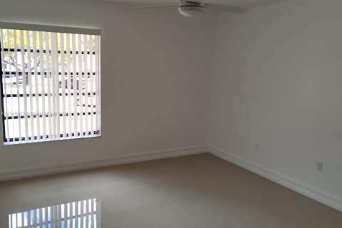 Condominio en alquiler en Miami, Florida, 2 dormitorios, 108.7 m2 № 1060753 - foto 27