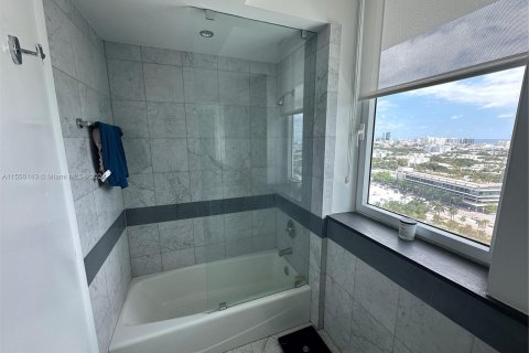 Condo in Miami Beach, Florida, 2 bedrooms  № 1078365 - photo 14