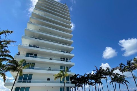 Condo in Miami Beach, Florida, 2 bedrooms  № 1078365 - photo 30