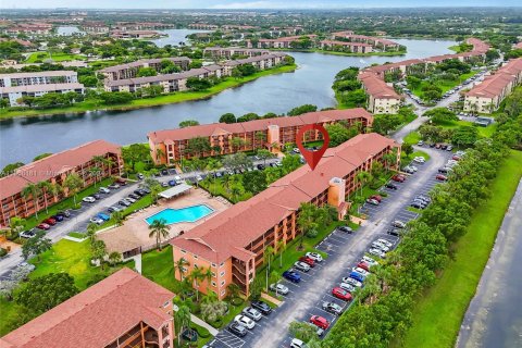 Copropriété à vendre à Pembroke Pines, Floride: 2 chambres, 112.13 m2 № 1078407 - photo 25