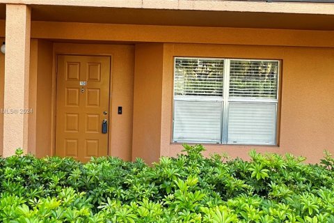 Copropriété à vendre à Pembroke Pines, Floride: 2 chambres, 112.13 m2 № 1078407 - photo 20