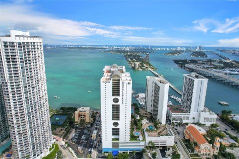 Condo in Miami, Florida, 1 bedroom  № 1360761 - photo 29