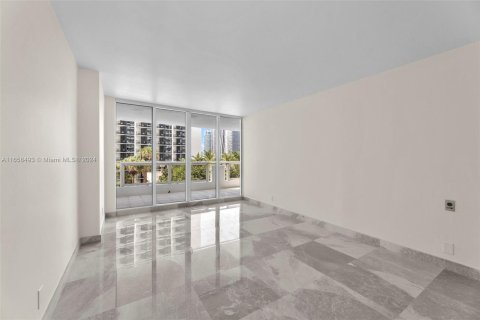 Condo in Miami, Florida, 1 bedroom  № 1360761 - photo 12