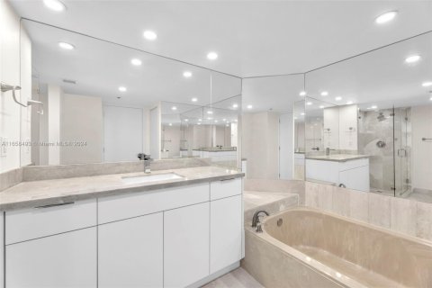 Copropriété à vendre à Miami, Floride: 1 chambre, 101.64 m2 № 1360761 - photo 16