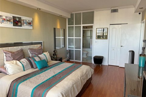 Copropriété à vendre à Hallandale Beach, Floride: 1 chambre, 92.9 m2 № 1358736 - photo 23