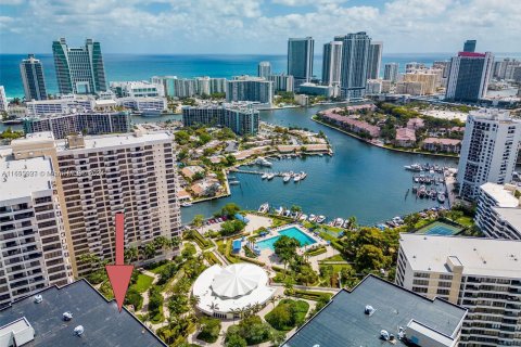 Condo in Hallandale Beach, Florida, 1 bedroom  № 1358736 - photo 2