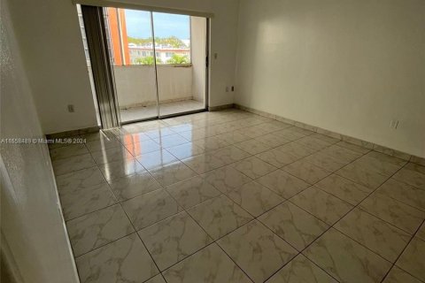 Copropriété à vendre à North Miami Beach, Floride: 1 chambre, 68.93 m2 № 1360759 - photo 10