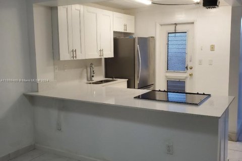 Copropriété à vendre à North Miami Beach, Floride: 1 chambre, 68.93 m2 № 1360759 - photo 5