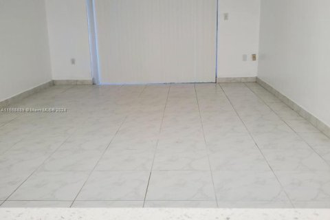 Copropriété à vendre à North Miami Beach, Floride: 1 chambre, 68.93 m2 № 1360759 - photo 7