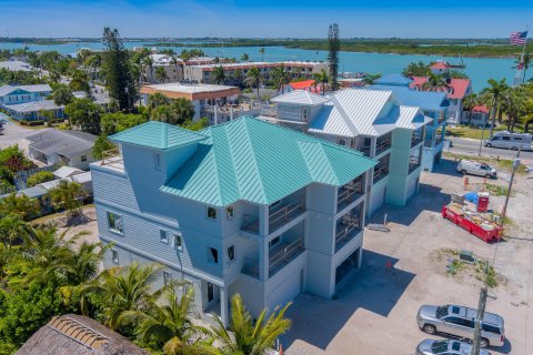 Townhouse in Hutchinson Island South, Florida 3 bedrooms, 253.53 sq.m. № 1056993 - photo 8