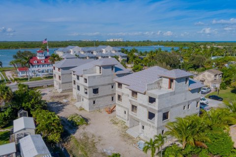 Townhouse in Hutchinson Island South, Florida 3 bedrooms, 253.53 sq.m. № 1056991 - photo 11