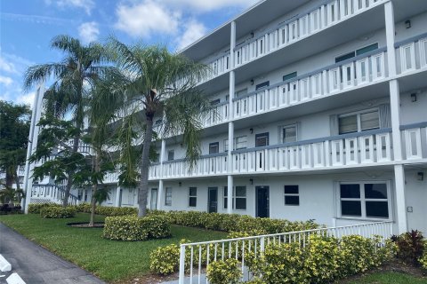 Condo in Deerfield Beach, Florida, 2 bedrooms  № 1065487 - photo 11