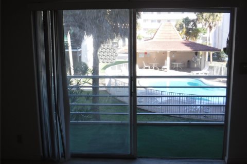 Condominio en venta en Lauderhill, Florida, 1 dormitorio, 83.98 m2 № 1065488 - foto 11