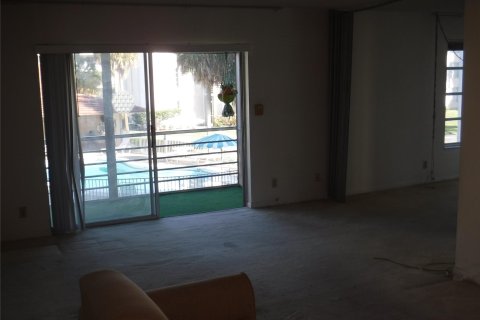 Condo in Lauderhill, Florida, 1 bedroom  № 1065488 - photo 21