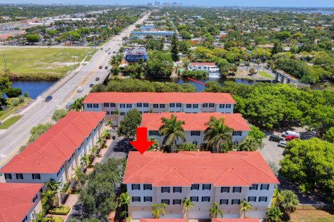 Adosado en venta en Lake Worth, Florida, 3 dormitorios, 185.8 m2 № 1065450 - foto 3