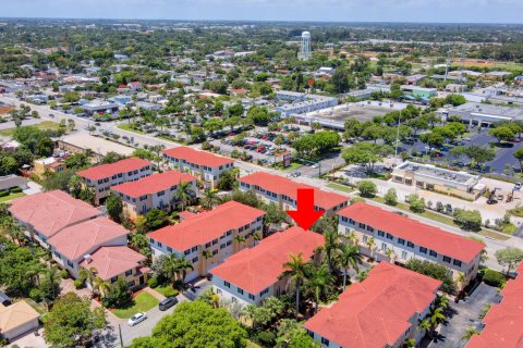 Adosado en venta en Lake Worth, Florida, 3 dormitorios, 185.8 m2 № 1065450 - foto 4