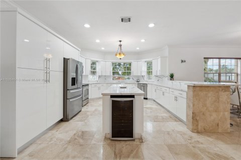 Villa ou maison à vendre à Miami Springs, Floride: 5 chambres, 344.95 m2 № 1030823 - photo 10