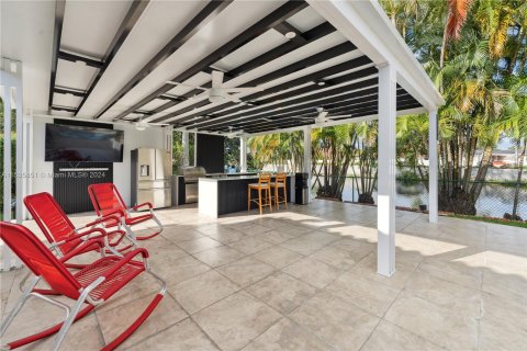 Villa ou maison à vendre à Miami Springs, Floride: 5 chambres, 344.95 m2 № 1030823 - photo 3