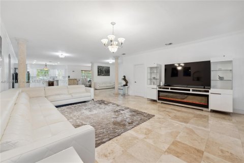 Villa ou maison à vendre à Miami Springs, Floride: 5 chambres, 344.95 m2 № 1030823 - photo 7