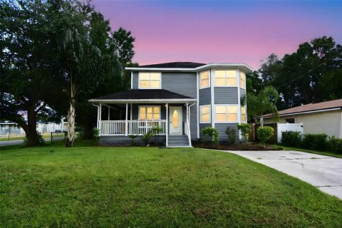 House in Tampa, Florida 3 bedrooms, 164.99 sq.m. № 1349852 - photo 1