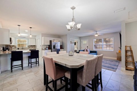 Casa en venta en Pinellas Park, Florida, 4 dormitorios, 146.97 m2 № 1349853 - foto 9