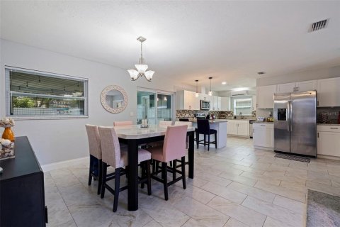 Villa ou maison à vendre à Pinellas Park, Floride: 4 chambres, 146.97 m2 № 1349853 - photo 8