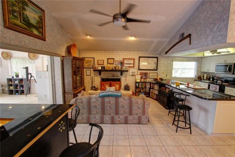 House in Hudson, Florida 4 bedrooms, 253.44 sq.m. № 1410007 - photo 12