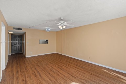 Copropriété à vendre à Lauderdale Lakes, Floride: 1 chambre, 65.5 m2 № 1404257 - photo 29