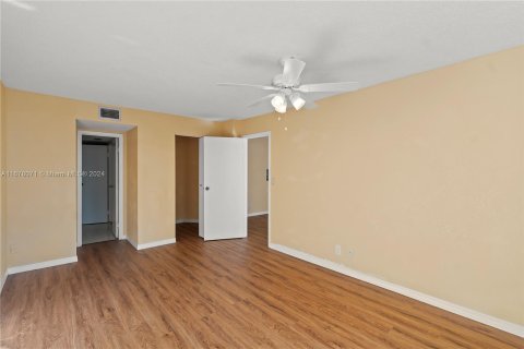 Copropriété à vendre à Lauderdale Lakes, Floride: 1 chambre, 65.5 m2 № 1404257 - photo 22