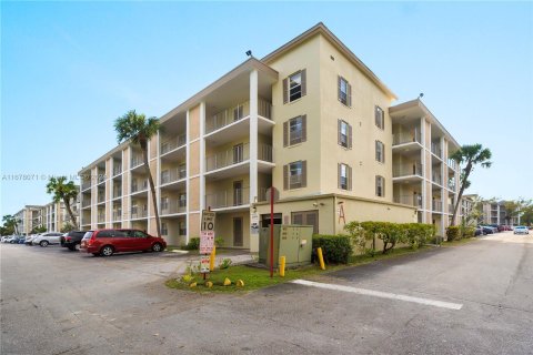 Condominio en venta en Lauderdale Lakes, Florida, 1 dormitorio, 65.5 m2 № 1404257 - foto 10