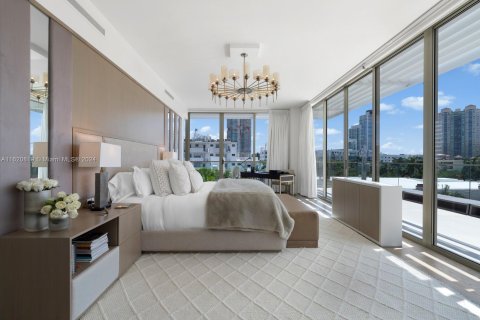 Condo in Miami Beach, Florida, 4 bedrooms  № 1242013 - photo 21