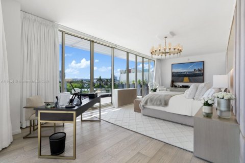 Condo in Miami Beach, Florida, 4 bedrooms  № 1242013 - photo 22