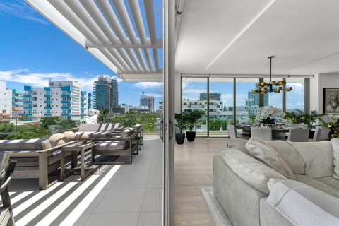 Condo in Miami Beach, Florida, 4 bedrooms  № 1242013 - photo 6