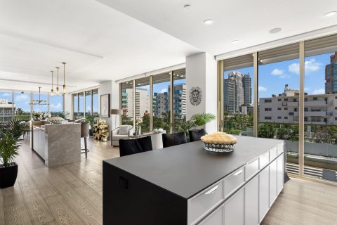 Condo in Miami Beach, Florida, 4 bedrooms  № 1242013 - photo 16