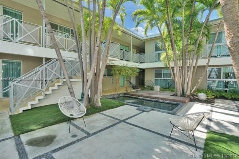 Copropriété à vendre à Miami Beach, Floride: 2 chambres, 79.06 m2 № 1037467 - photo 4