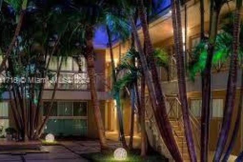 Condominio en venta en Miami Beach, Florida, 2 dormitorios, 79.06 m2 № 1037467 - foto 8