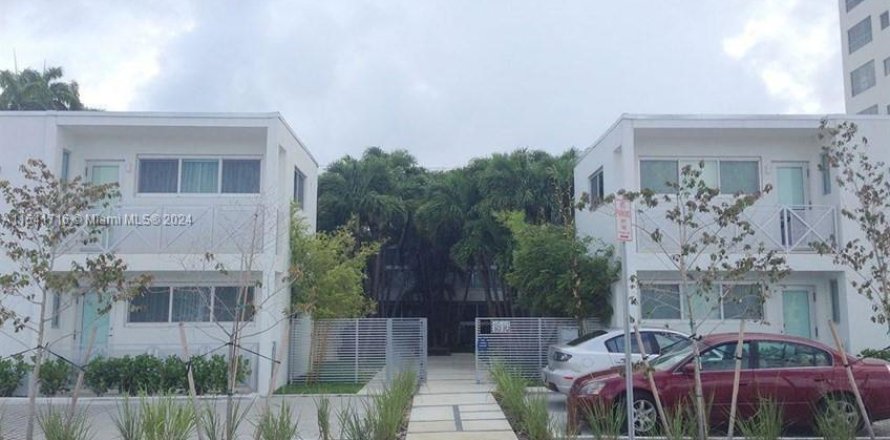 Condominio en Miami Beach, Florida, 2 dormitorios  № 1037467