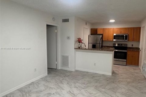 Condo in Pompano Beach, Florida, 1 bedroom  № 1397025 - photo 13