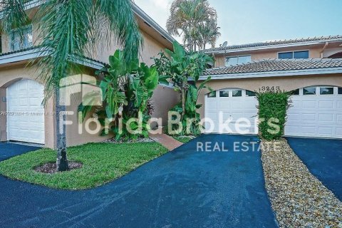 Townhouse in Oakland Park, Florida 3 bedrooms, 132.85 sq.m. № 1397029 - photo 18